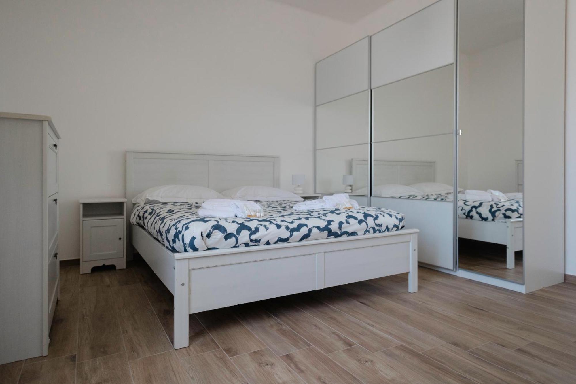 Sunrise Waterfront - Central Apartment With Sea View Balcony - Molfetta Exterior photo